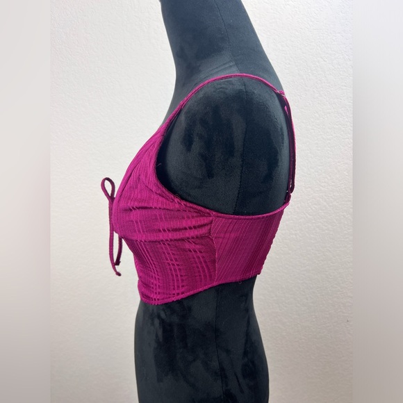 Urban Outfitters Rina Triangle Cami in Magenta Size Small - Picture 4 of 10